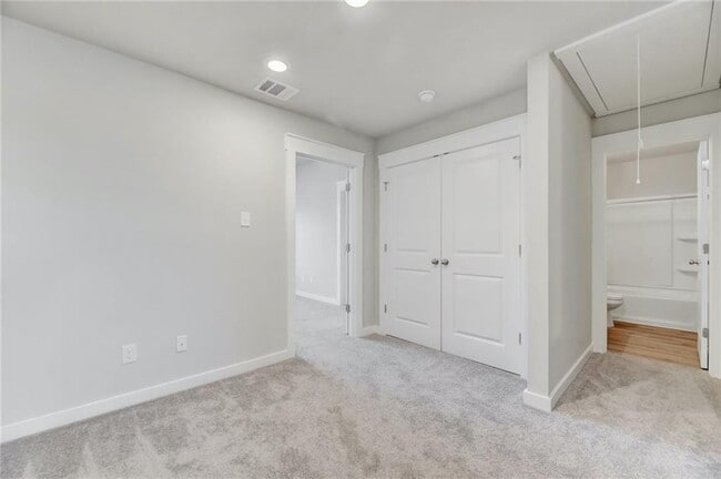 Building Photo - 252 Fieldwood Dr