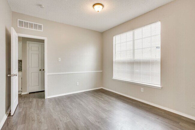 Building Photo - Great Large 4 Bedroom, 2.5 Bath Home Ready for New Tenants- Crowley ISD- 76123