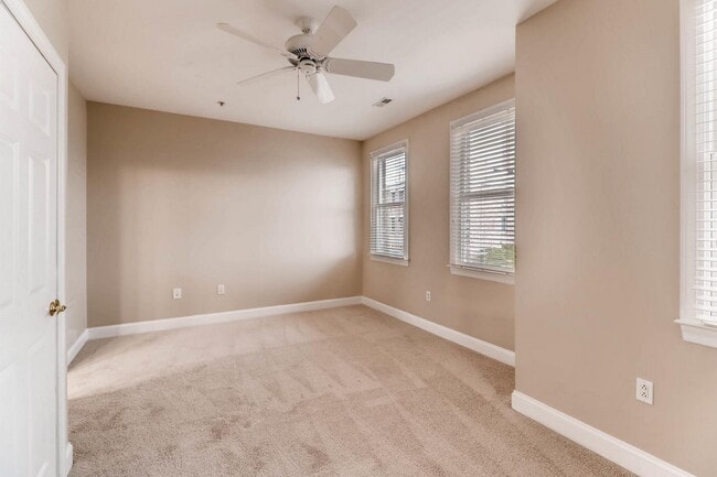 Building Photo - 1290 Harbor Island Walk
