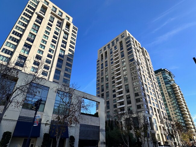 Building Photo - 654 Front St