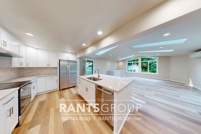 Building Photo - 4 br, 3 bath House - 3124 Jorgenson Rd NE