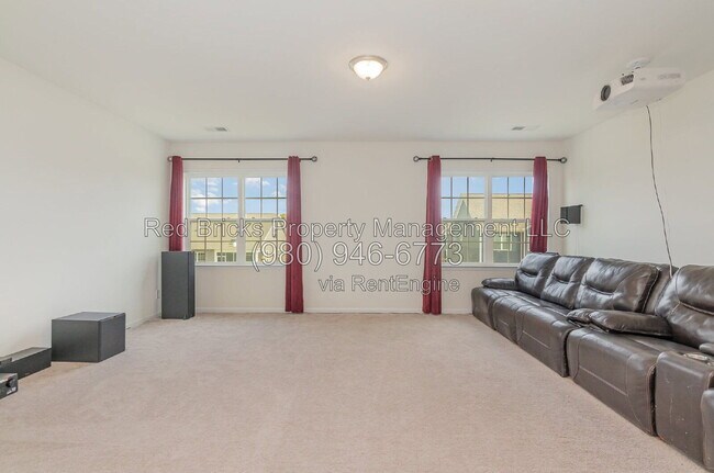 Building Photo - 12917 Hindcross Dr