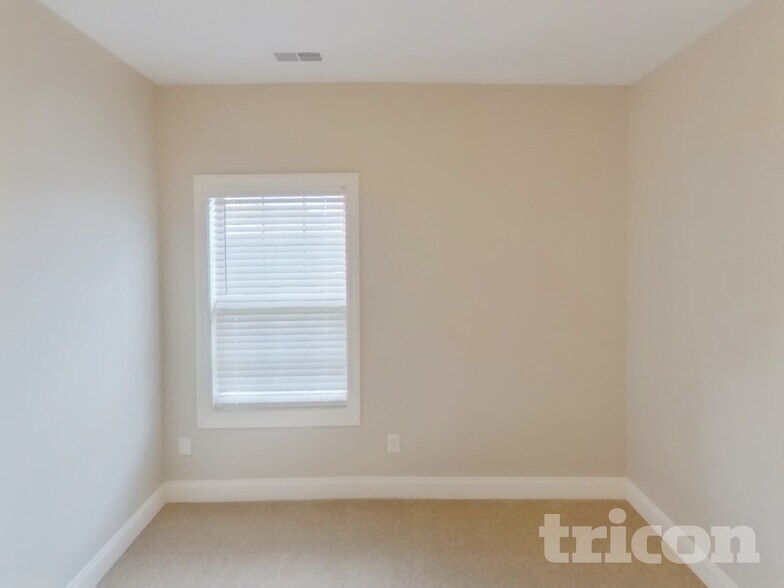 Building Photo - 1306 Crescent Ridge Drive