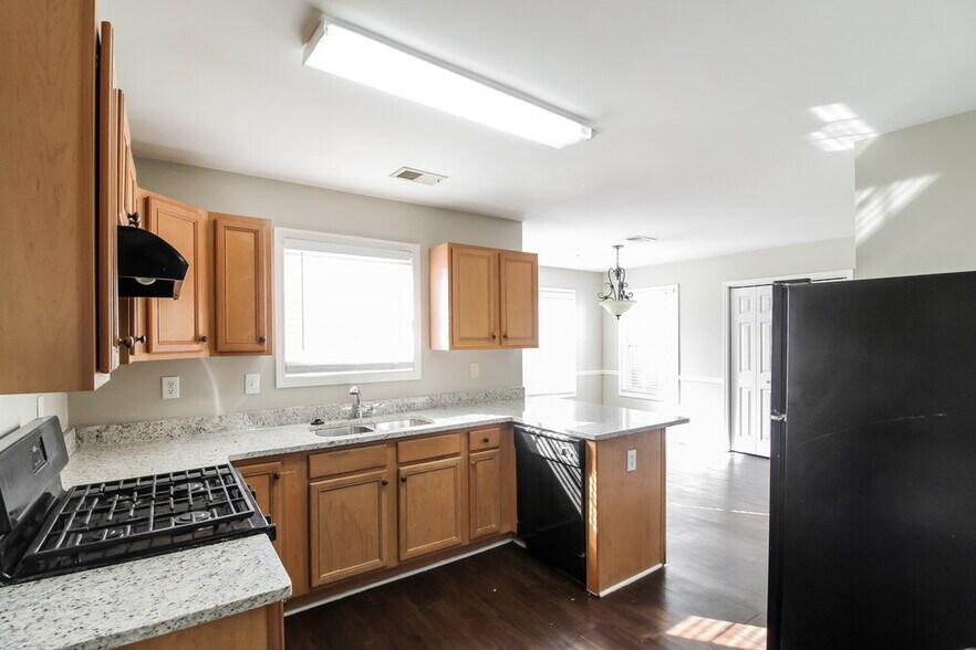 Building Photo - 854 Langley View Ct