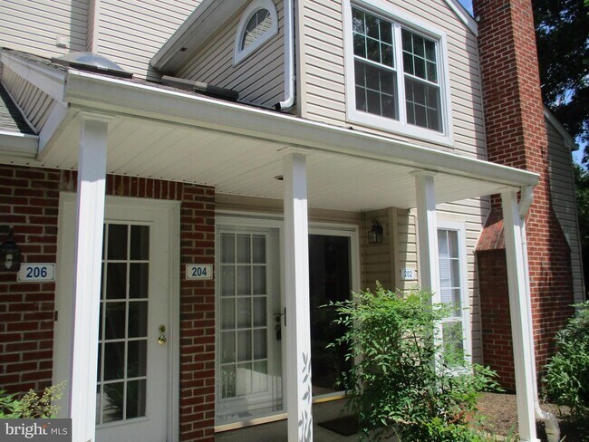 Building Photo - 204 Beacon Hill Dr
