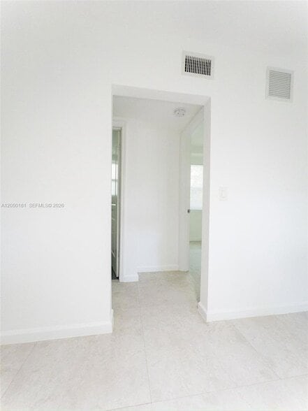 Building Photo - 3676 Oak Ave