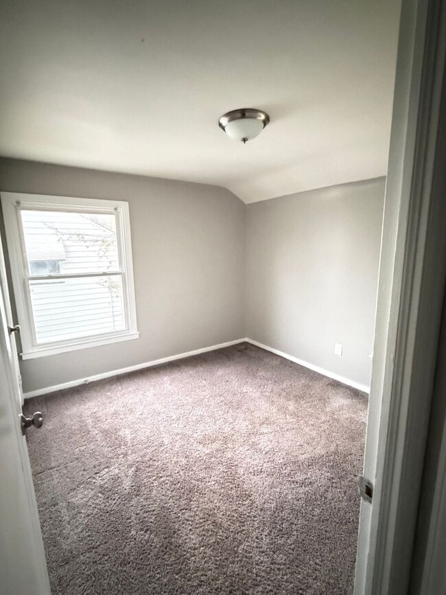 Building Photo - 1539-1543 Babbitt Rd