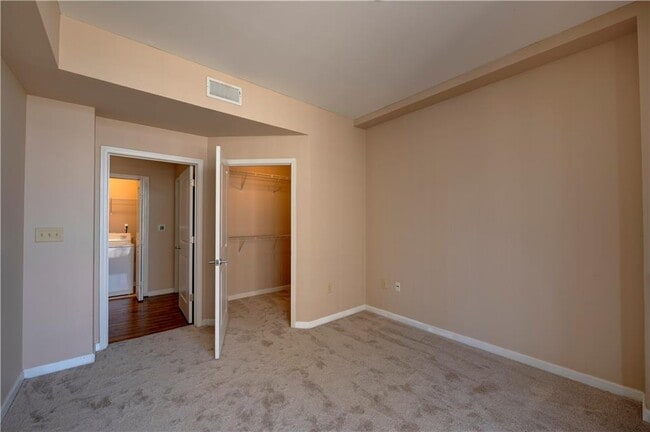 Building Photo - 3040 Peachtree Rd
