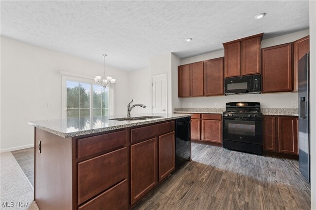 Building Photo - 3383 Jackson Park Dr