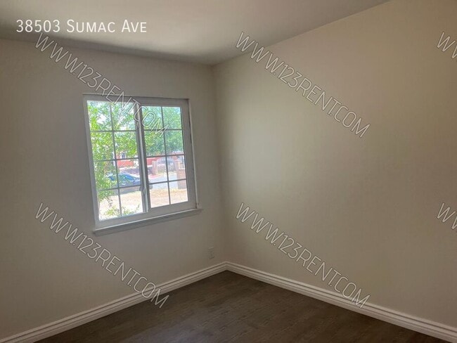 Building Photo - 38503 Sumac Ave