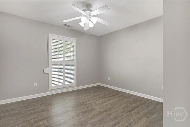 Building Photo - 154 MacKay Dr