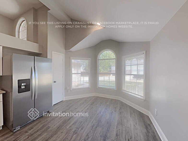 Building Photo - 2512 Vistaview Dr