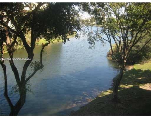 Building Photo - 8775 Park Blvd