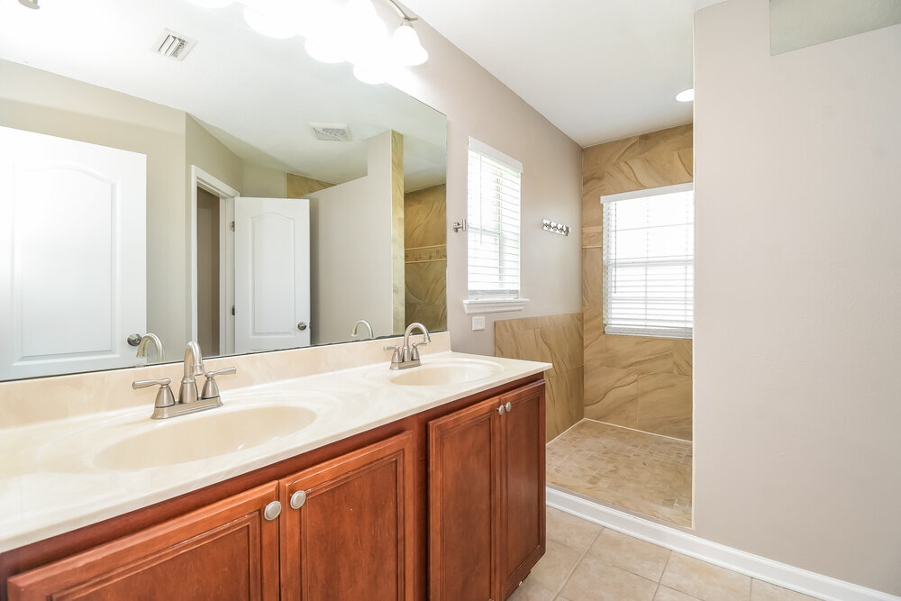 Building Photo - 75047 Brookwood Dr