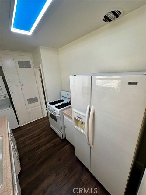 Building Photo - 1108 W 13th St