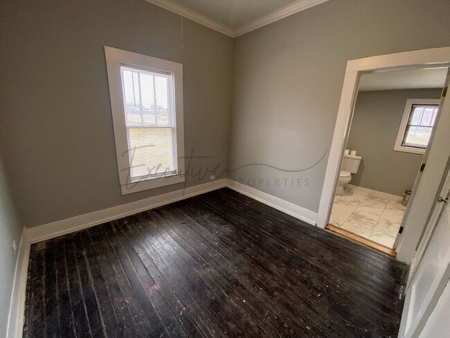 Building Photo - Fully Renovated Historic Home in Downtown ...