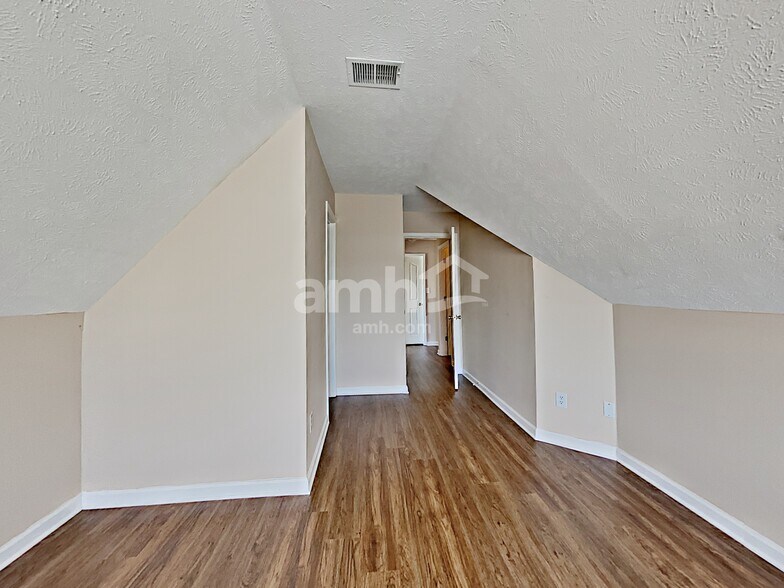 Building Photo - 1150 Rock Ledge Pass