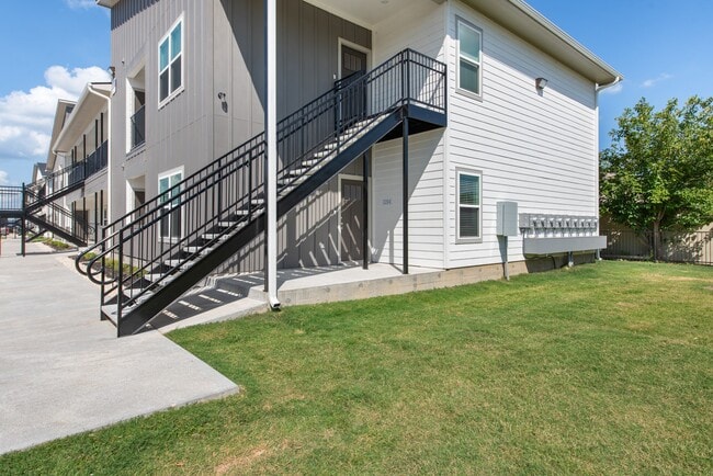 Building Photo - 1326 Prairie Dr