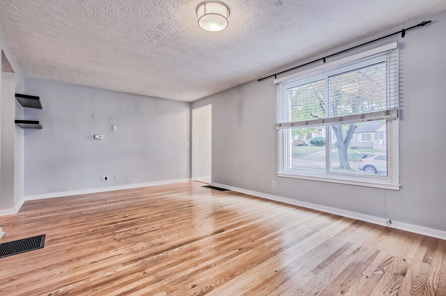 Building Photo - 470 Falstaff Rd