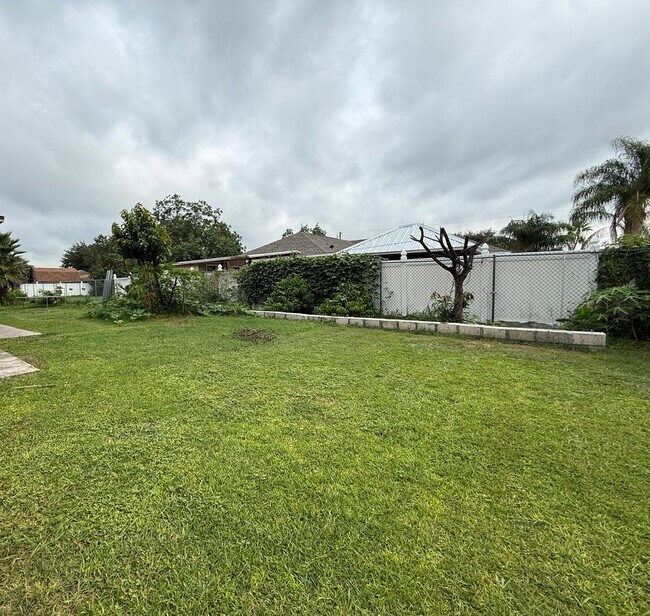 Building Photo - 677 Elbridge Dr