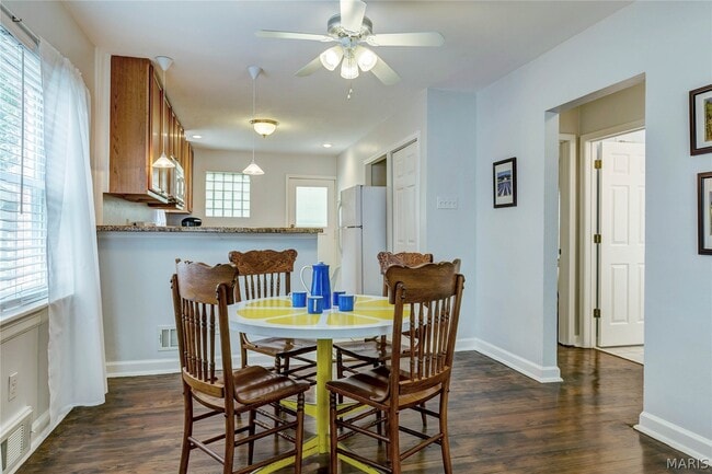 Building Photo - 1437 Collins Ave