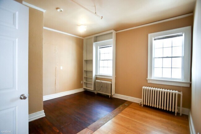 Building Photo - 619 Cabell Ave