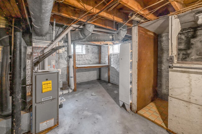 Building Photo - 494 Bob O Link Dr