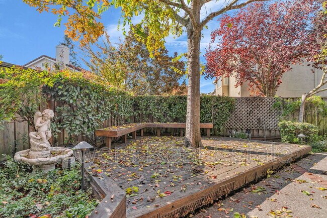 Building Photo - 117 Woodland Valley Dr