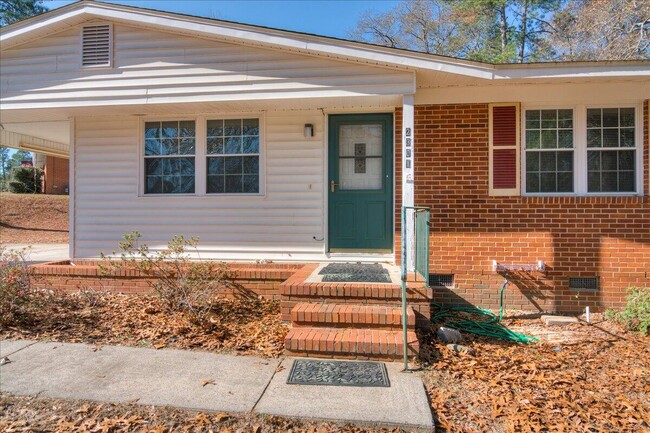 Building Photo - 2301 Mura Dr
