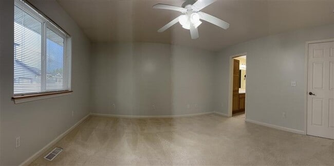 Building Photo - Three Bedroom - Low maintenance, west-end,...