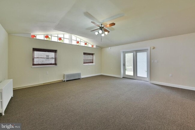 Building Photo - 422 Willow Grove Ave