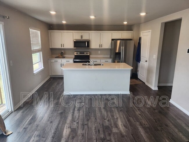Building Photo - 4175 Cheyenne Ct