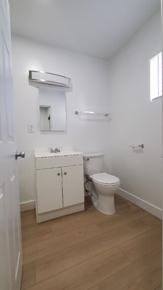 Building Photo - 1230 W Hillandale Ave