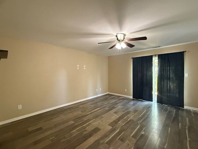 Building Photo - Beautiful 4 Bedroom Home for Rent – Pet Fr...