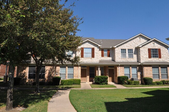 Primary Photo - 2214 Glacier Park Ln
