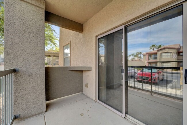 Building Photo - Downstairs 1 Bedroom Unit in Gated Community - S.W.