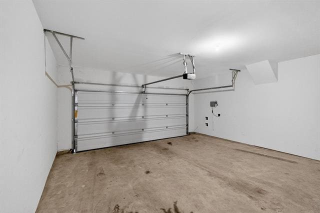 Building Photo - 1903 Dahlia Way