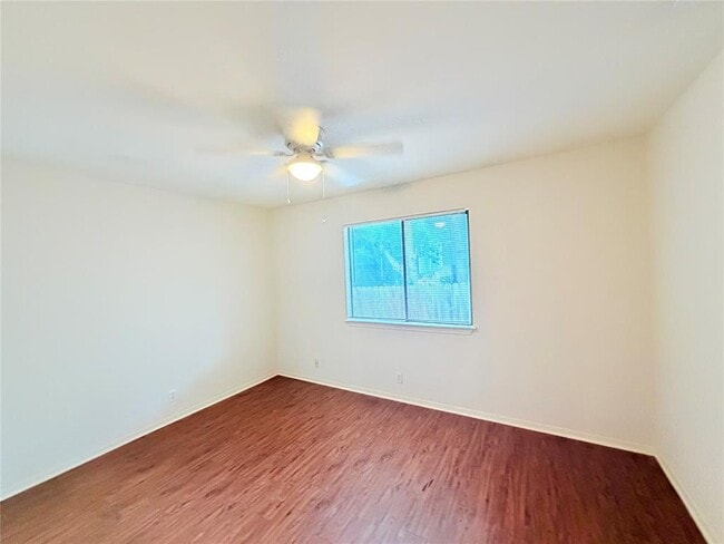Building Photo - 405 Parkhill Cove