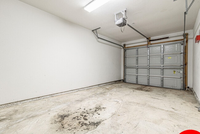 Building Photo - 100 Corwin Dr