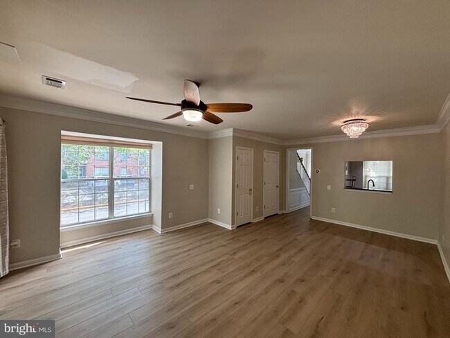 Building Photo - 7020 Falls Reach Dr