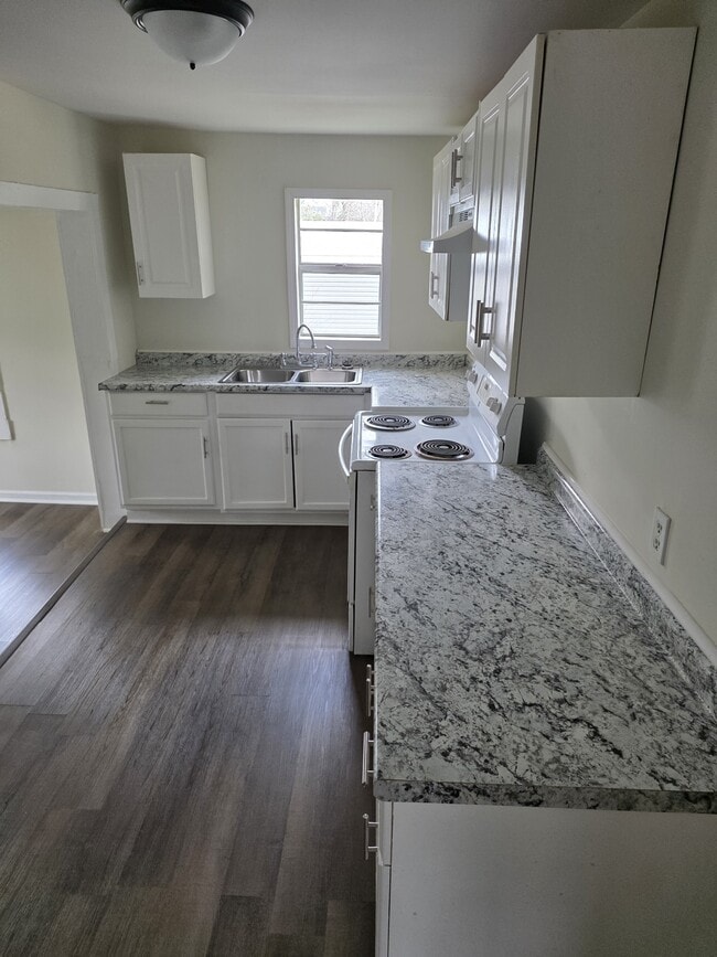 Building Photo - 112 Montgomery Ave