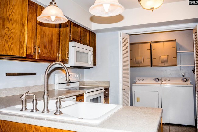 Building Photo - 336 Cove Ct