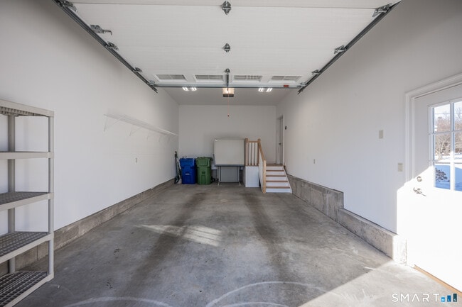 Building Photo - 137 Knowles Ave