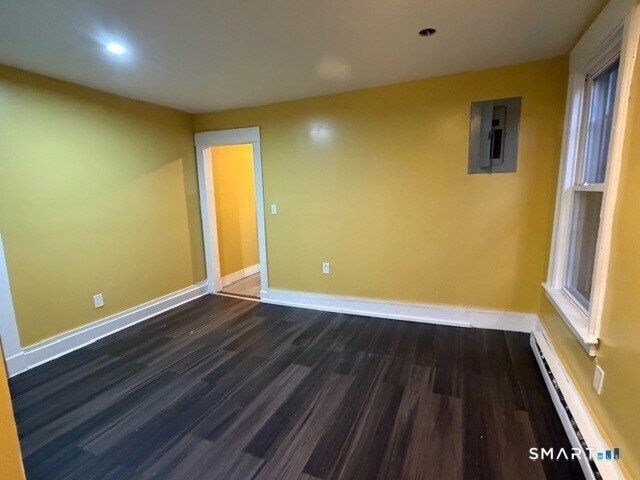 Building Photo - 390 Willow St