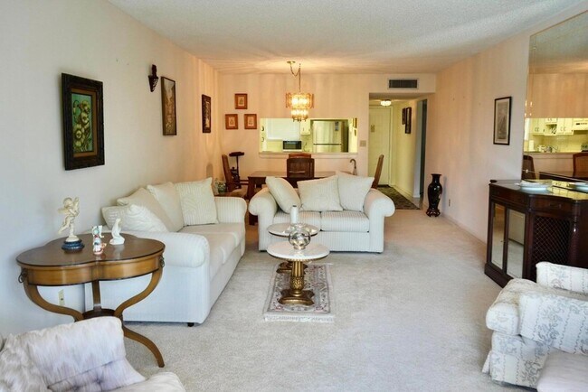 Building Photo - 3154 Via Poinciana