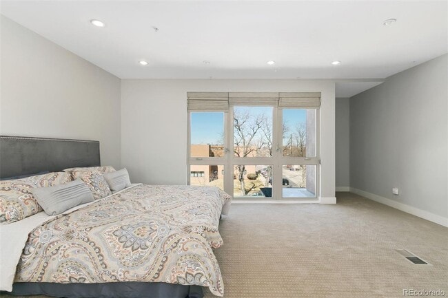 Building Photo - LOCATION LOCATION!!  In the heart of LOHI just blocks to restaurants, boutiques and local waterin...