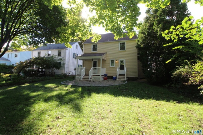 Building Photo - 53 Lilac Ave