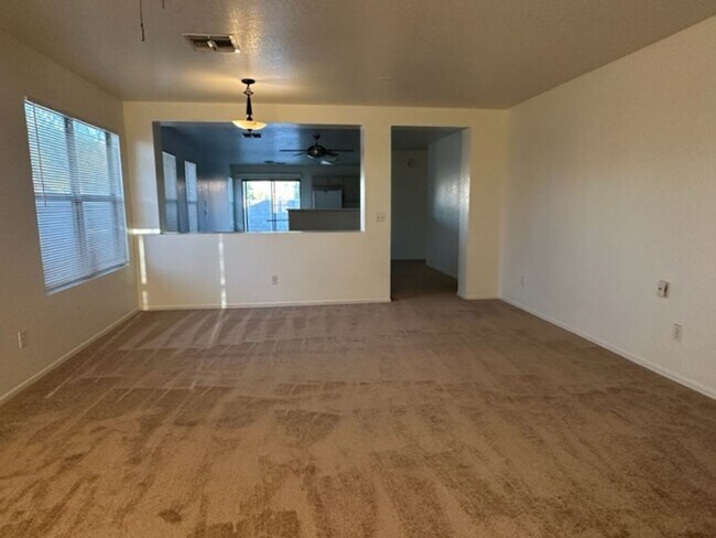 Building Photo - Gilbert 4 bedroom home