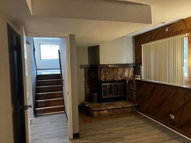 Building Photo - 5623 Santa Barbara Dr