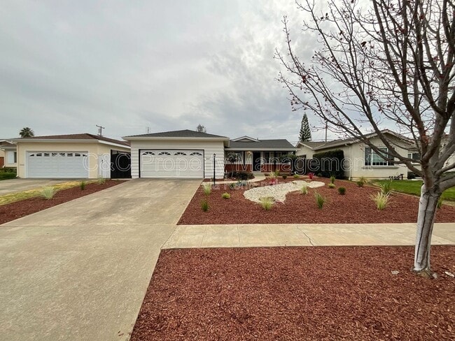 Building Photo - 7132 Bark Ln